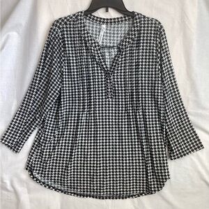 NY Collection Black and White Houndstooth Blouse